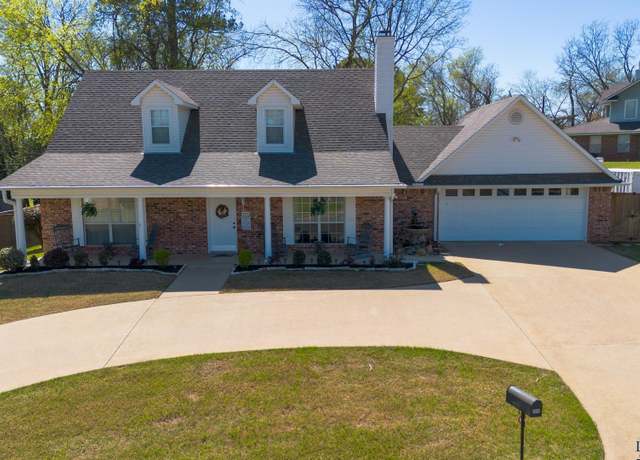 Property at 2505 W Gay Ave, Gladewater, TX 75647, 3 beds, 2.5 baths