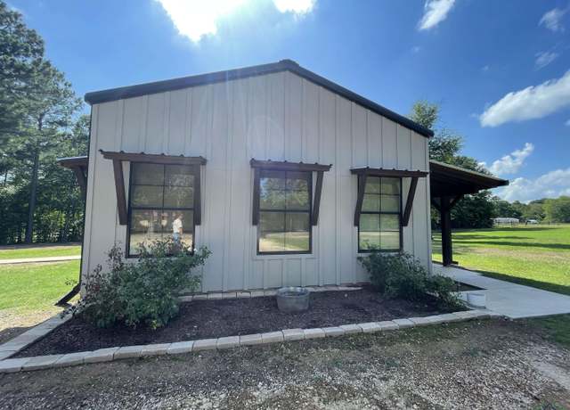Property at 170 Harvey Rd, Kilgore, TX 75662, 2 beds, 2 baths