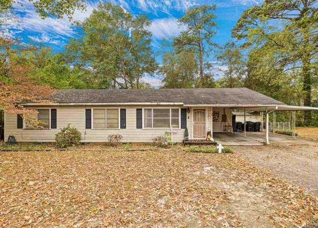 Property at 107 Dossey St, Longview, TX 75601, 3 beds, 1.5 baths