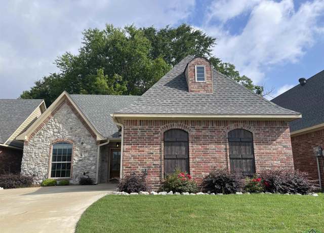Property at 1210 Cobblestone Ct, Carthage, TX 75633, 3 beds, 2 baths