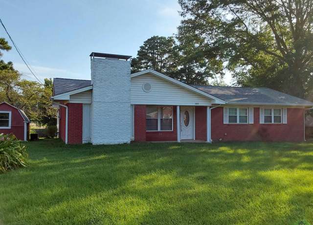 Property at 1011 Hillcrest St, Linden, TX 75563, 3 beds, 1.5 baths