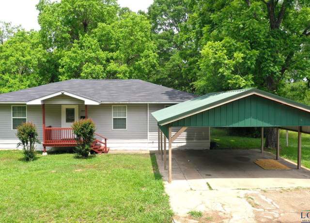 Property at 203 E Douglas St, Jefferson, TX 75657, 3 beds, 2 baths