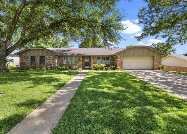 Property at 514 Hampshire St, Longview, TX 75605, 4 beds, 2 baths