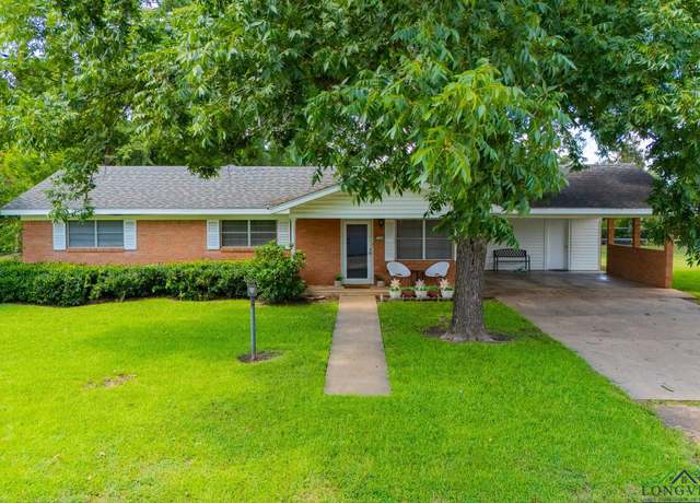 Property at 2206 Hendricks St, Gladewater, TX 75647, 3 beds, 2 baths