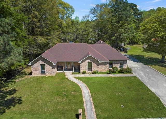 Property at 505 Magnolia Dr, Jefferson, TX 75657, 3 beds, 2 baths
