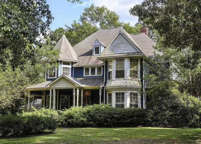 Property at 808 Stoneridge Dr, Atlanta, TX 75551, 4 beds, 3 baths