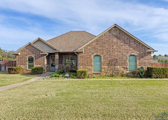 Property at 165 Highland Blvd, Hallsville, TX 75650, 4 beds, 3.5 baths