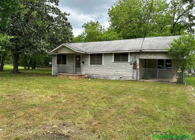 Property at 906 W 11th St, Mount Pleasant, TX 75455, 2 beds, 1 bath