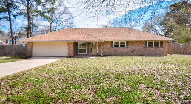 Photo of 1020 Woodhaven St, Gladewater, TX 75647