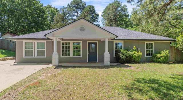 Photo of 200 Meridian St, Gladewater, TX 75647