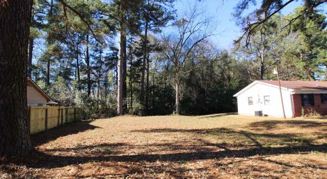 Photo of 44 Neal St, Longview, TX 75602