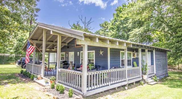 Photo of 862 Lakeview Dr, Jefferson, TX 75657