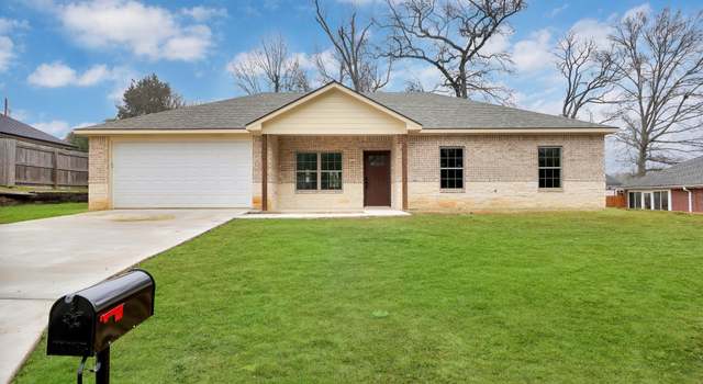Photo of 1508 Woodway Ln, Gilmer, TX 75644