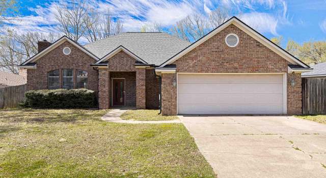 Photo of 200 Ravenwood St, Henderson, TX 75654
