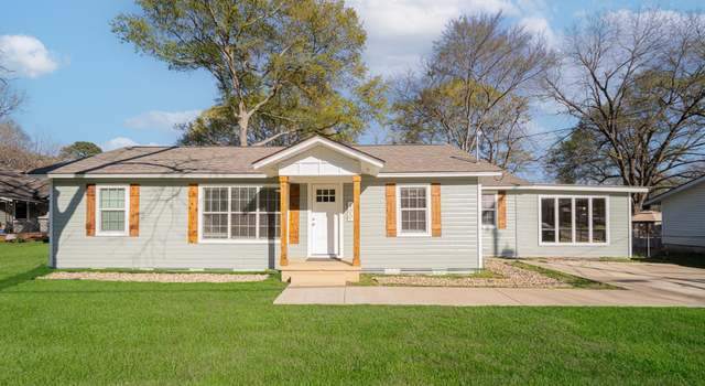 Photo of 400 N Pearl St, Big Sandy, TX 75755