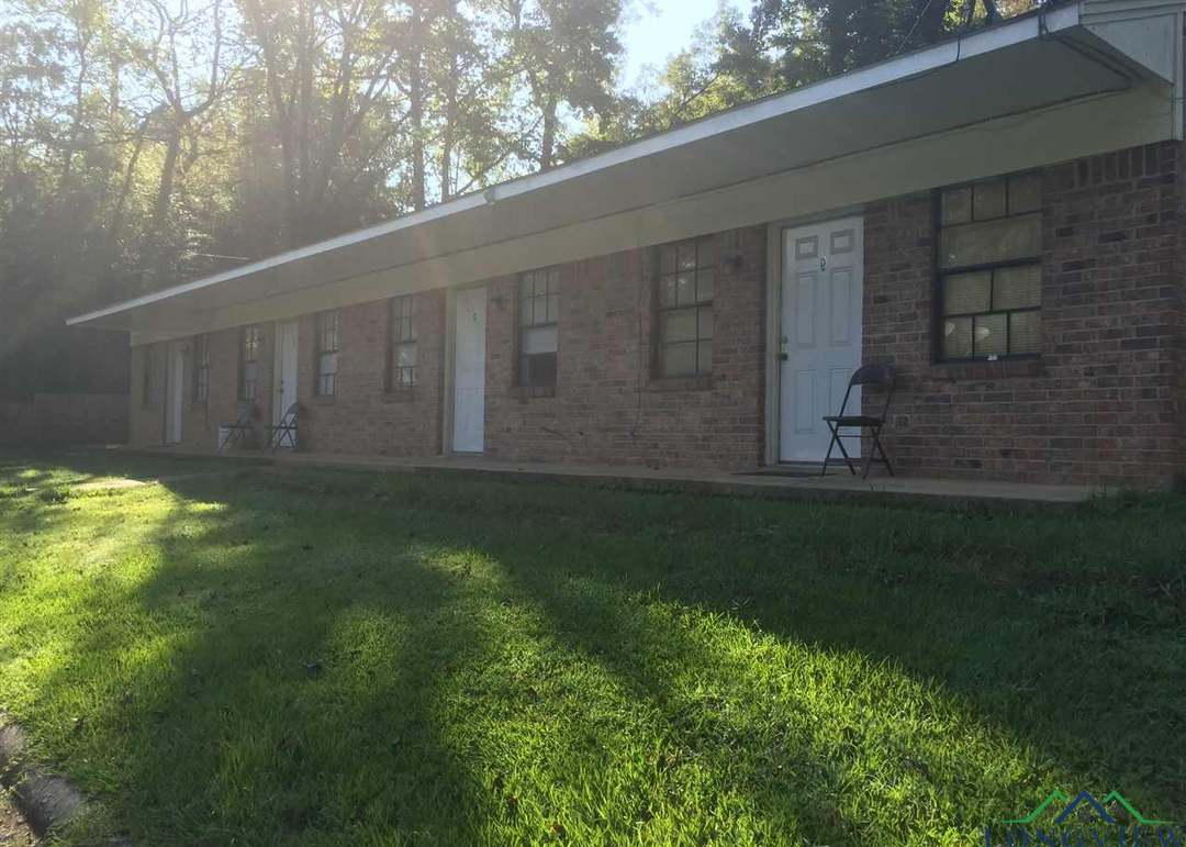 FRANKLIN MARSHALL スタジャン 88 2505 - 2507 N Franklin, Marshall, TX 75672 | Redfin