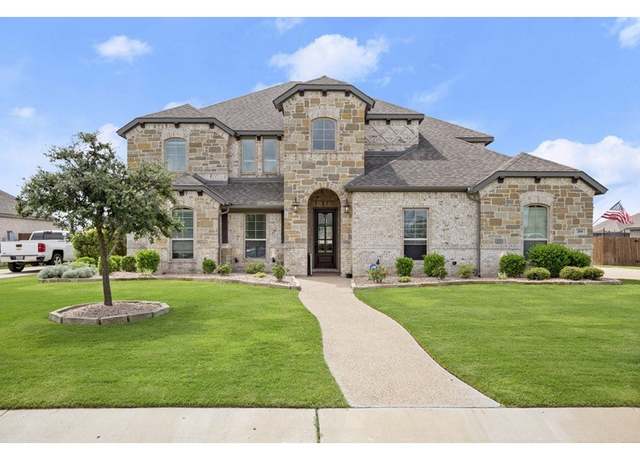 Property at 204 Big Creek Loop, Hewitt, TX 76643, 5 beds, 3.5 baths