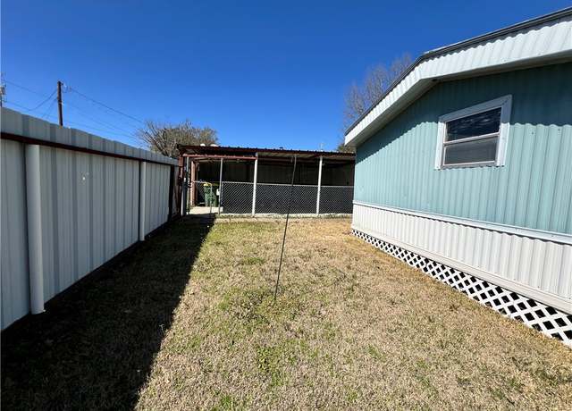 Property at 303 S Fairpark St, Riesel, TX 76682, 2 beds, 1 bath