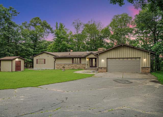 Property at 4014 Sandy Bluff Rd, Rhinelander, WI 54501, 5 beds, 4 baths