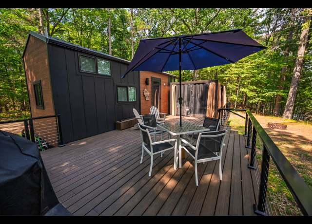 Property at 6308 Crescent Dr, Lake Tomahawk, WI 54539, 3 beds, 1 bath