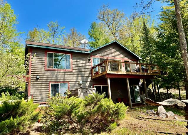 Property at 8404 Squirrel Lk Rd, Minocqua, WI 54548, 3 beds, 2 baths