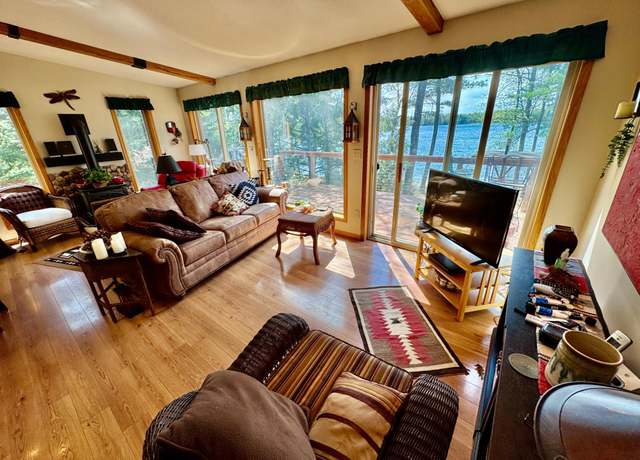 Property at 8404 Squirrel Lk Rd, Minocqua, WI 54548, 3 beds, 2 baths