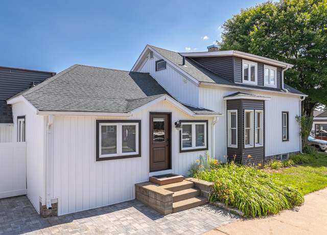 Property at 202 Milwaukee St W, Minocqua, WI 54548, 7 beds, 4.5 baths