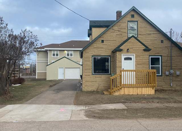Property at 508 Grand Blvd E, Iron Mountain, MI 49801, 3 beds, 1 bath