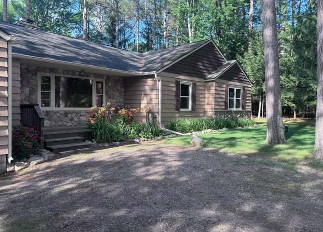 Property at 9826 Country Ln, Woodruff, WI 54568, 3 beds, 2 baths