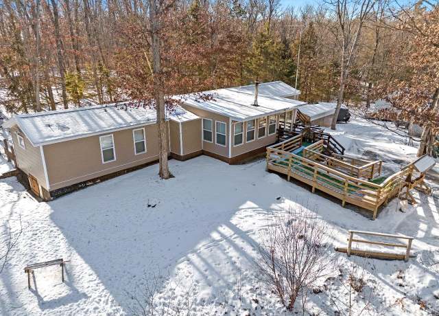 Property at N8176 Waboose Ln, Crivitz, WI 54114, 3 beds, 2 baths
