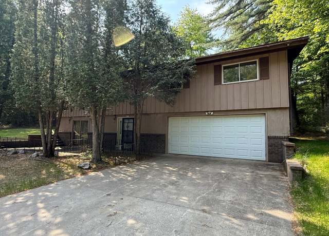 Property at 4492 Highlander Rd, Rhinelander, WI 54501, 3 beds, 2 baths