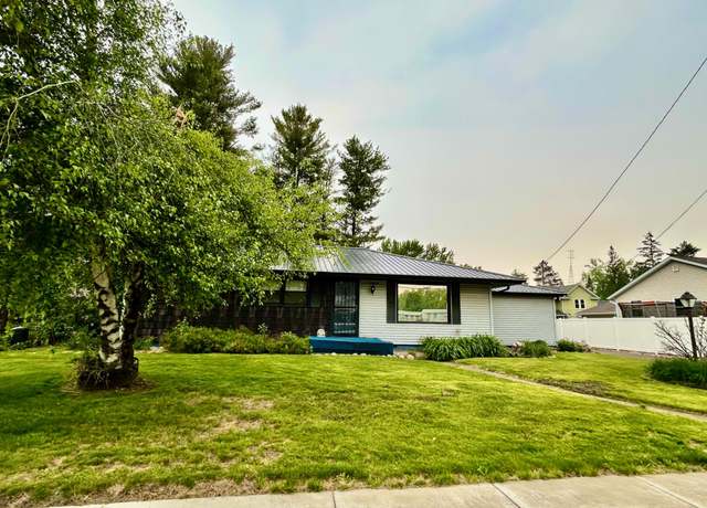 Property at 1312 5th Ave, Antigo, WI 54409, 3 beds, 2 baths