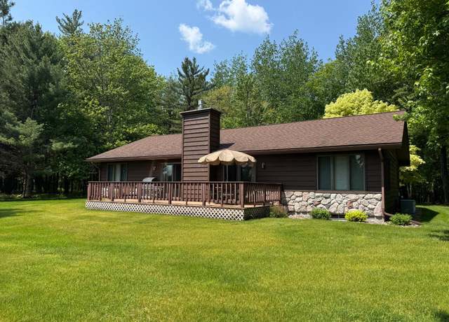 Property at 7481 Trailwood Dr, Minocqua, WI 54548, 2 beds, 2 baths