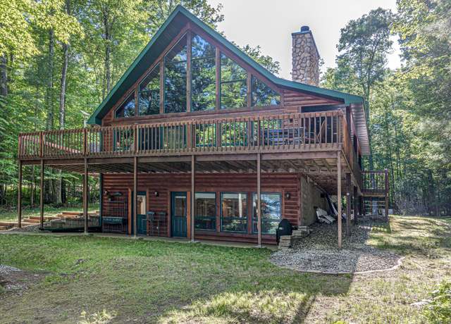 Property at 6874 Gaulke Cr Cir, Lake Tomahawk, WI 54539, 3 beds, 3.5 baths