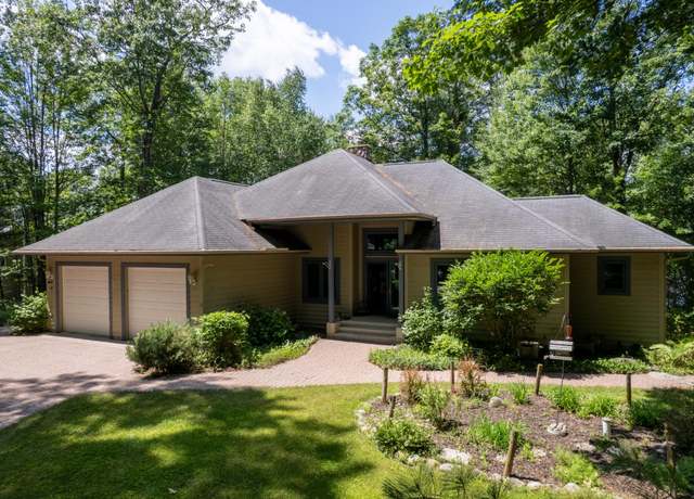Property at 10415 Howards End Rd, Minocqua, WI 54548, 4 beds, 3.5 baths