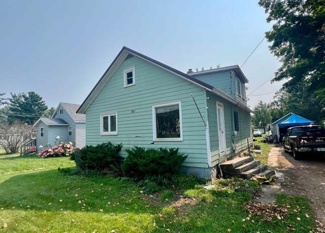 Property at 821 Hickory St, Antigo, WI 54409, 3 beds, 1.5 baths