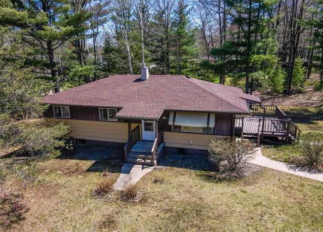 Property at 1718 Menominee Dr, Rhinelander, WI 54501, 4 beds, 2 baths
