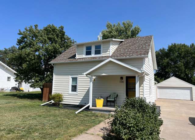 Property at 108 N 8th St, Wakeeney, KS 67672, 3 beds, 1.5 baths