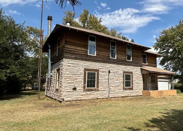 Property at 1212 M Rd, Larned, KS 67550, 4 beds, 1 bath