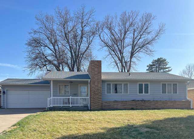 Property at 909 W 6th St, Larned, KS 67550, 4 beds, 1.75 baths