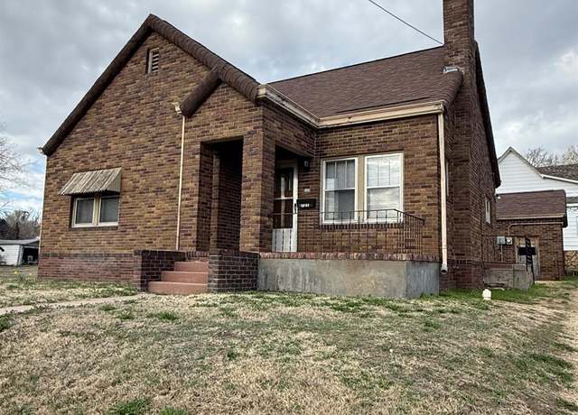 Property at 701 Santa Fe St, Larned, KS 67550, 3 beds, 1 bath