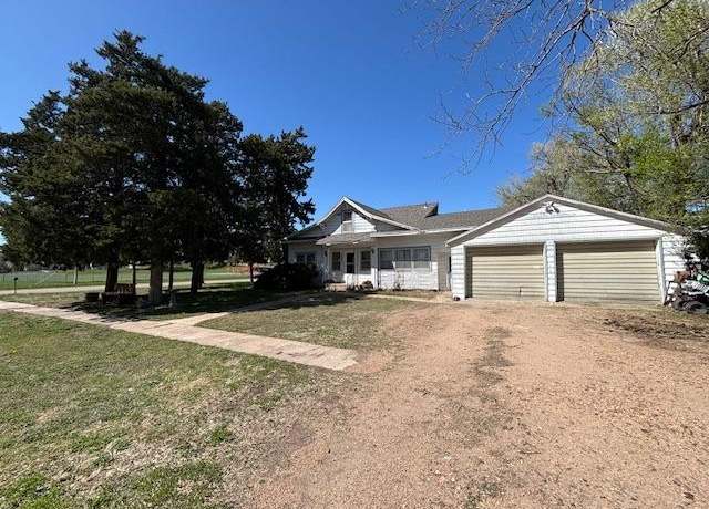 Property at 603 E 12th St, Larned, KS 67550, 5 beds, 1.75 baths