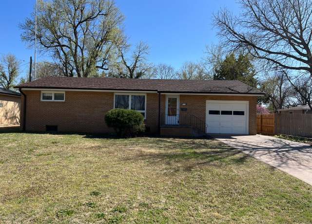 Property at 513 W 10 St, Larned, KS 67550, 3 beds, 2.5 baths