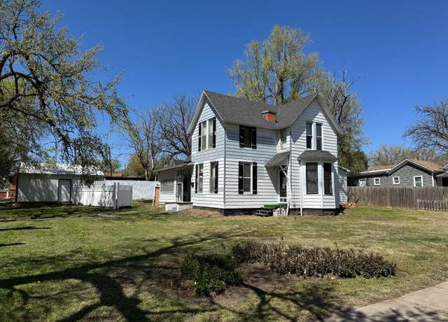 Property at 121 E 12th St, Larned, KS 67550, 3 beds, 2 baths