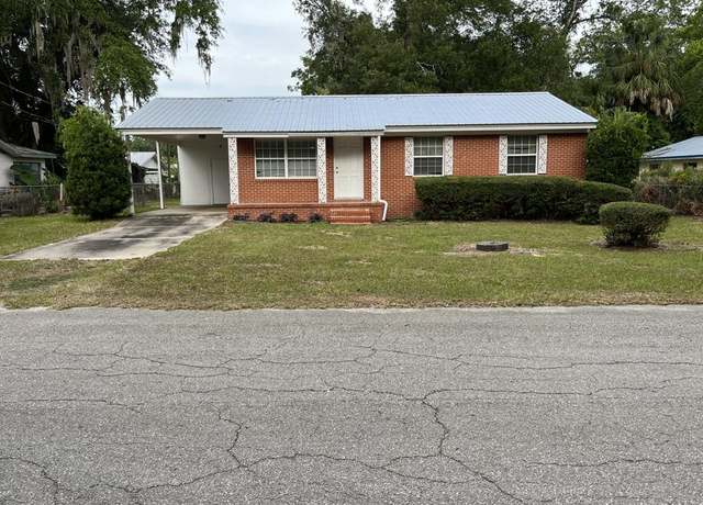 Property at 316 NE 8th St, Chiefland, FL 32626, 3 beds, 1.5 baths