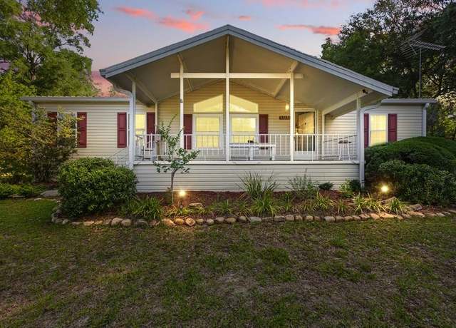 Property at 17231 NW 83rd Ct, Fanning Springs, FL 32693, 3 beds, 2 baths