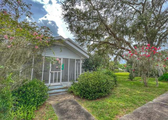 Property at 325 Park Ave, Chiefland, FL 32626, 3 beds, 1 bath