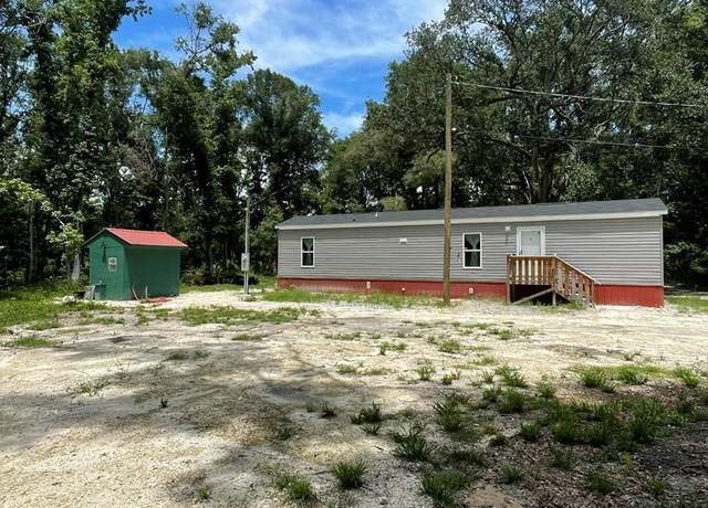 Property at 737 NE 644th St, Old Town, FL 32680, 2 beds, 2 baths