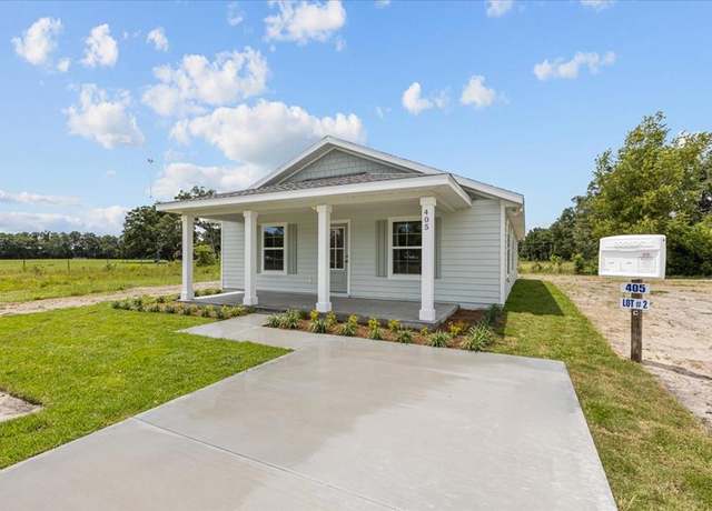 Property at 405 NW 5th Pl, Chiefland, FL 32626, 3 beds, 2 baths