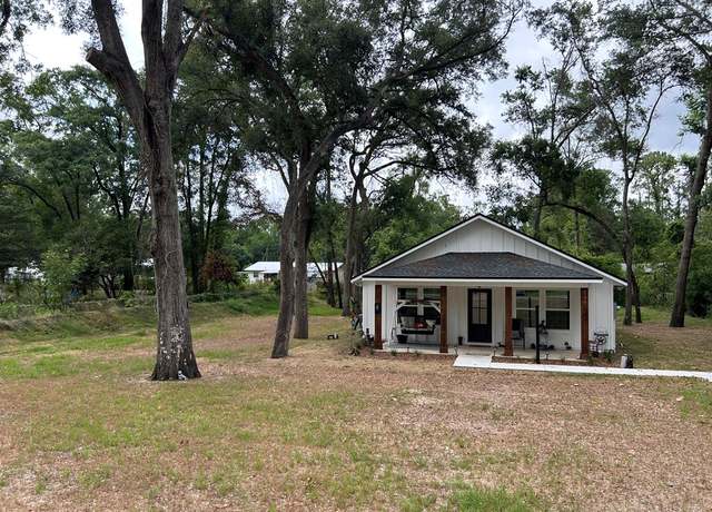 Property at 730 SW Second Ave, Trenton, FL 32693, 3 beds, 2 baths